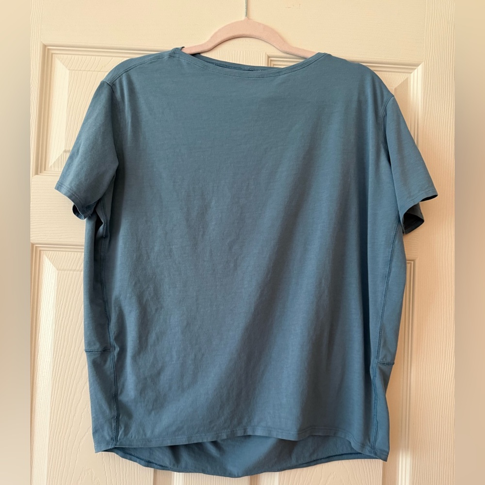 lululemon athletica Blue Short Sleeve Tee